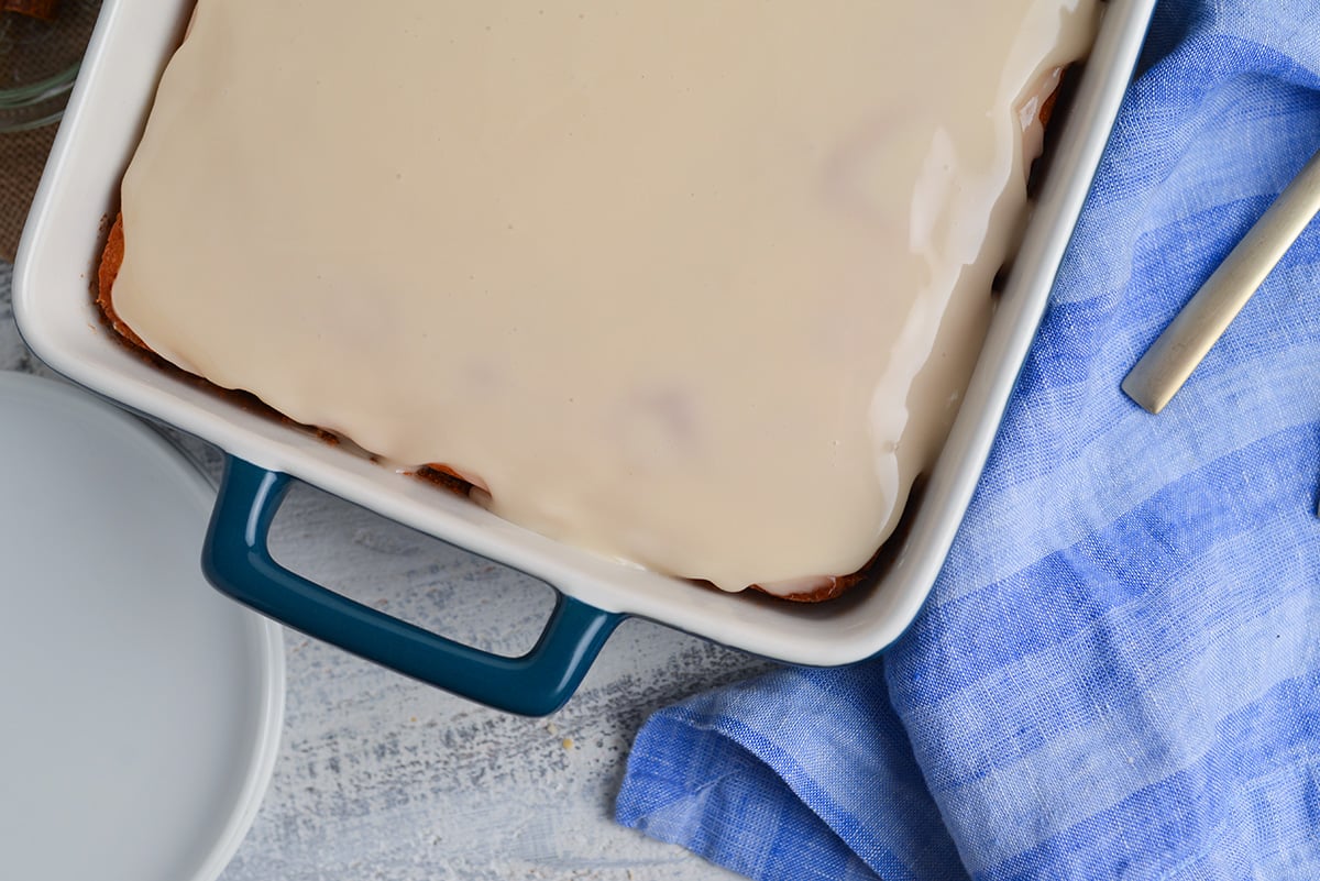 overhead close up shot of honey bun cake in pan