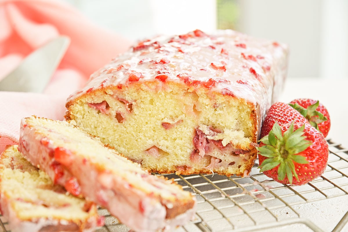 cut pound cake with fresh strawberries