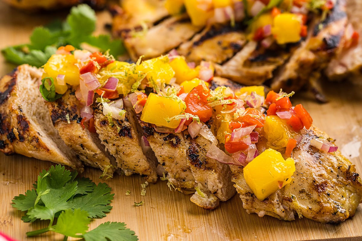 close up angled shot of sliced mango chicken recipe