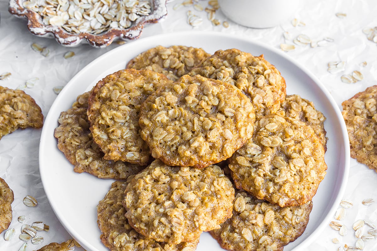 white serving plate of quaker oat cookies