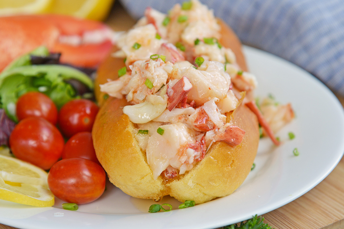 side view of hot buttered lobster roll