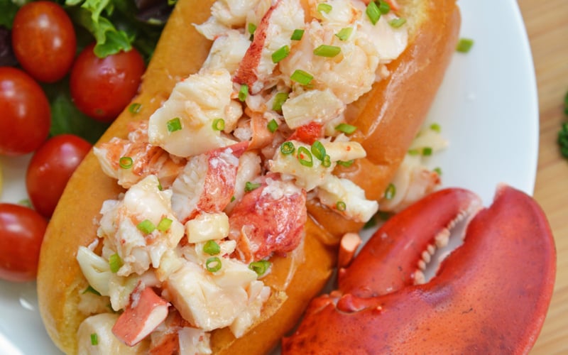 overhead of hot lobster roll