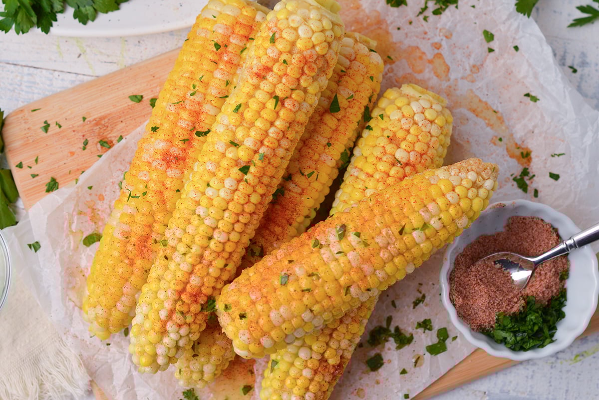 close up overhead shot of seasoned corn on the cob