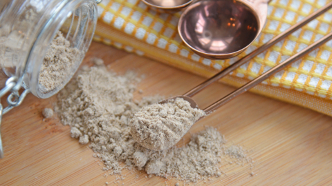 close up of measuring spoon of homemade gravy mix