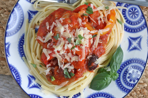 overhead shot of plate of chicken cacciatore