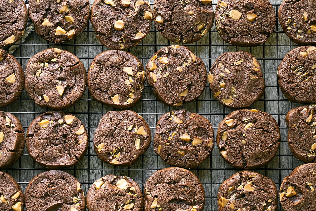 overhead shot of baked chocolate peanut butter chip cookies