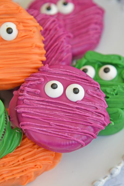 close up of oreo cookie mummies