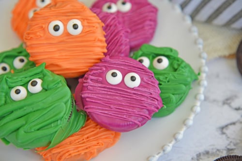 close up of oreo cookie mummies