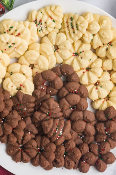 overhead shot of chocolate and vanilla cookies on plate