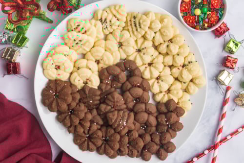 overhead shot of chocolate and vanilla cookies on plate
